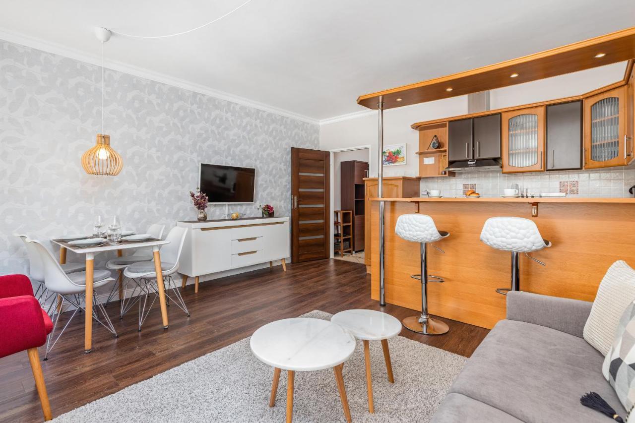 Modern Apartment With Balcony In Swinoujscie Center By Noclegi Renters Exterior photo